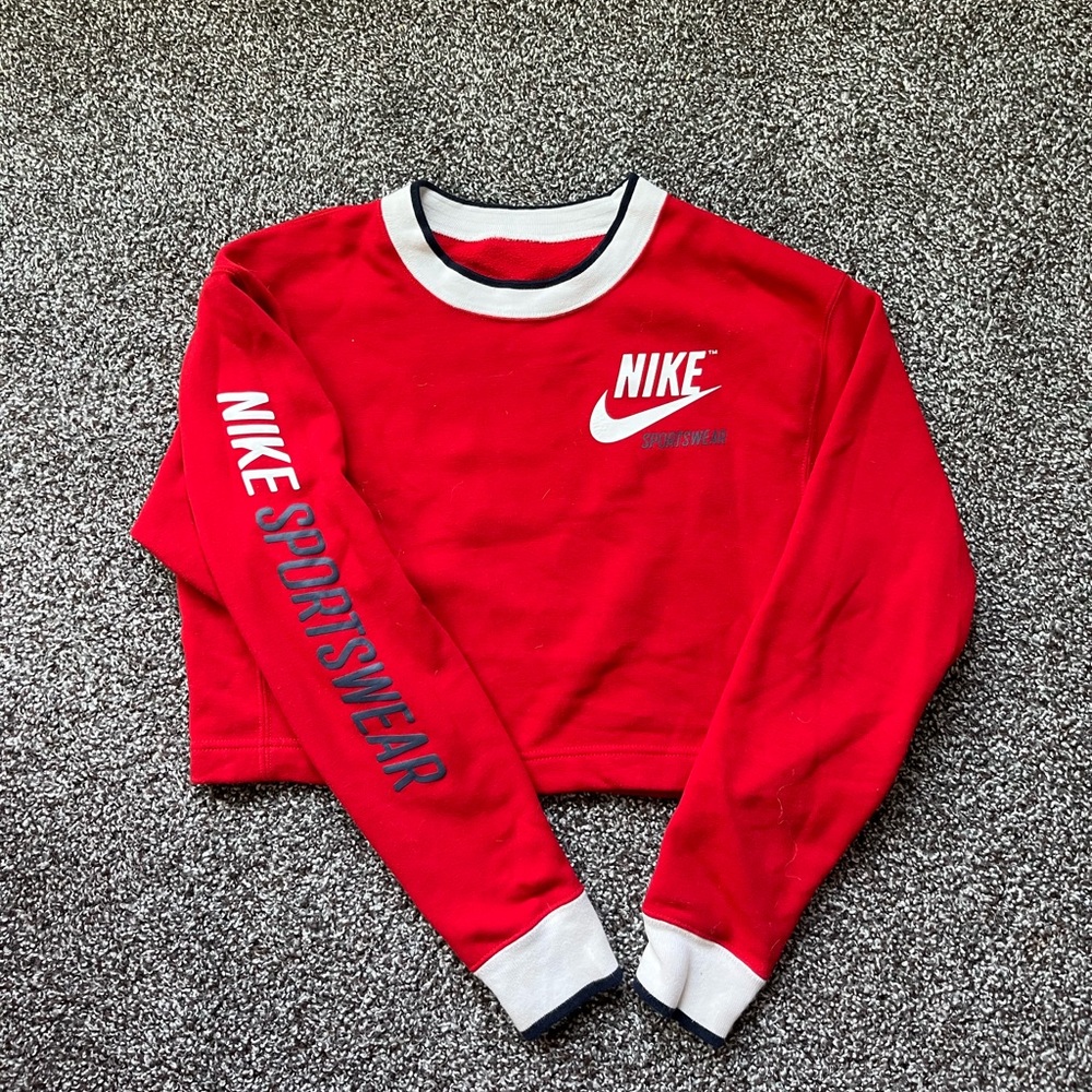 Reversible Nike Cropped Crew Neck